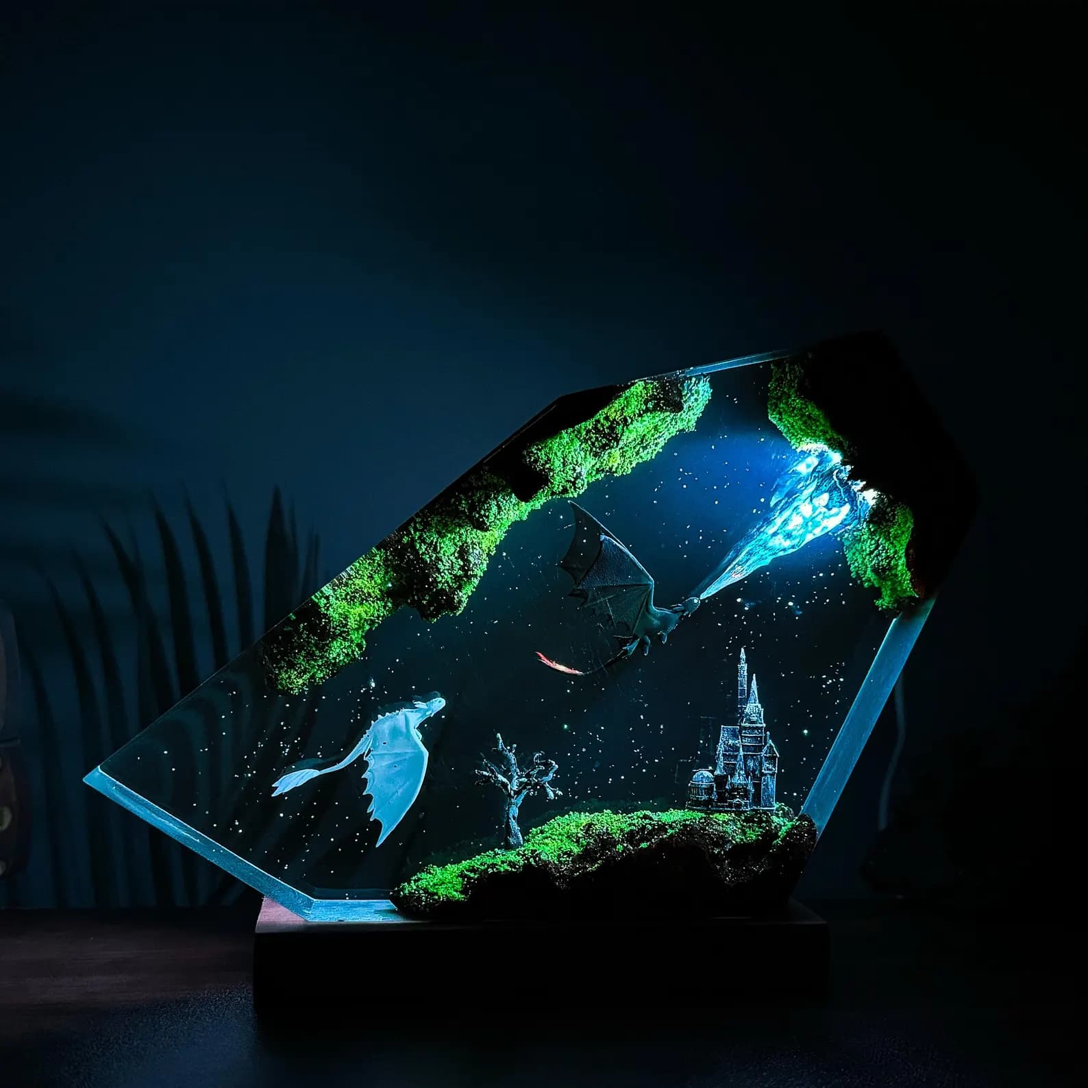 Dragon Battle Resin Lamp – Ice vs Dark Dragon LED Diorama – Fantasy Castle Scene Handmade Gift 7