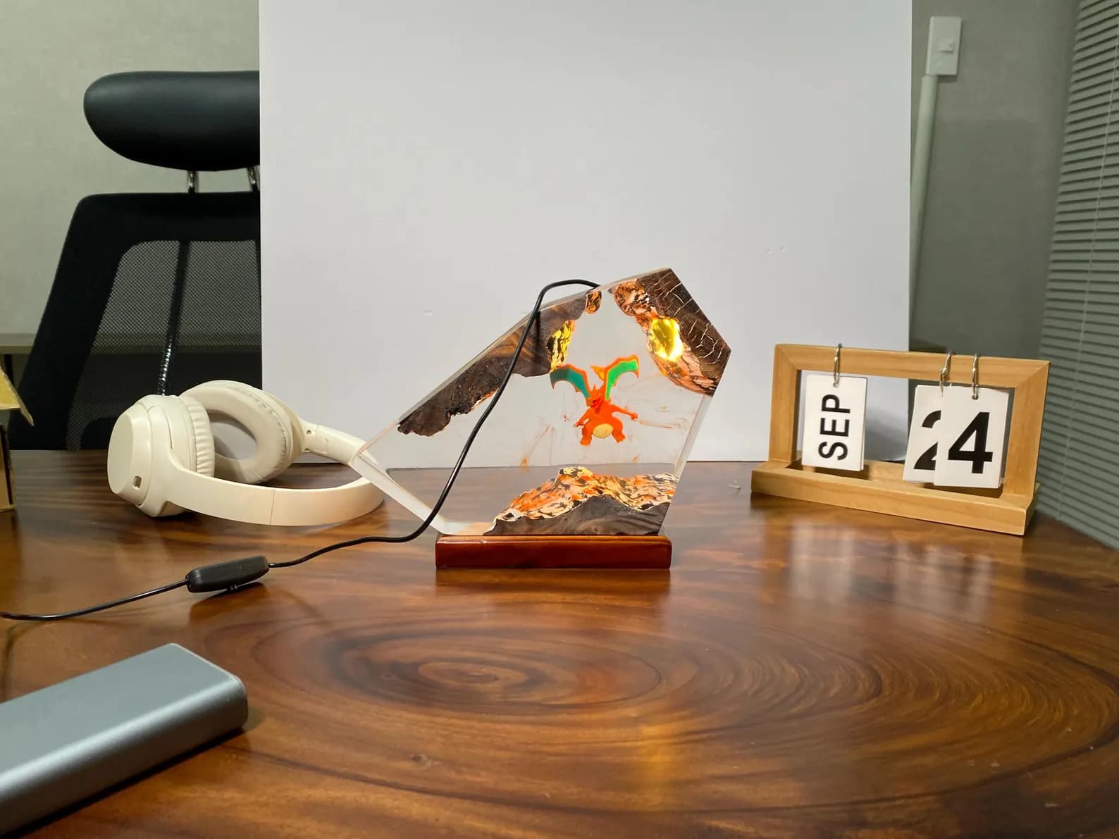 Dragon Charizard Resin Lamp, Epoxy Crystal LED Night Light, Fantasy Cave Diorama Gift For Him, Magical Bedroom Desk Decor, Holiday Gift 6