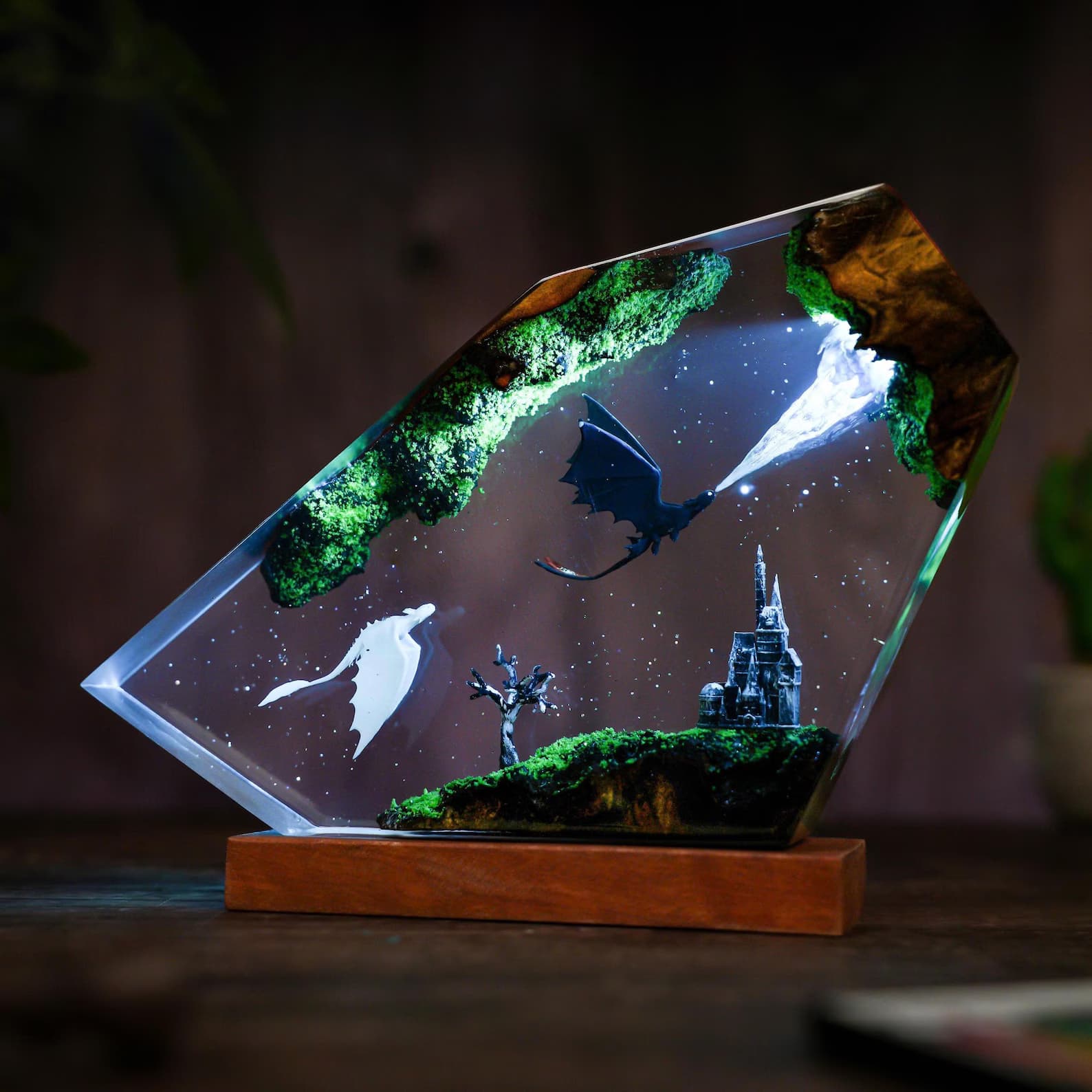 Flying Httyd Dragon Couple Resin Lamp, Fantasy Httyd Night Light with Black & White Dragons, Glowing Forest and Castle Scene Tooth.less Lamp 6