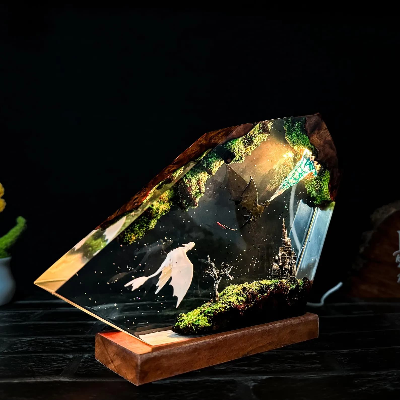 Dragon Battle Resin Lamp – Ice vs Dark Dragon LED Diorama – Fantasy Castle Scene Handmade Gift 8