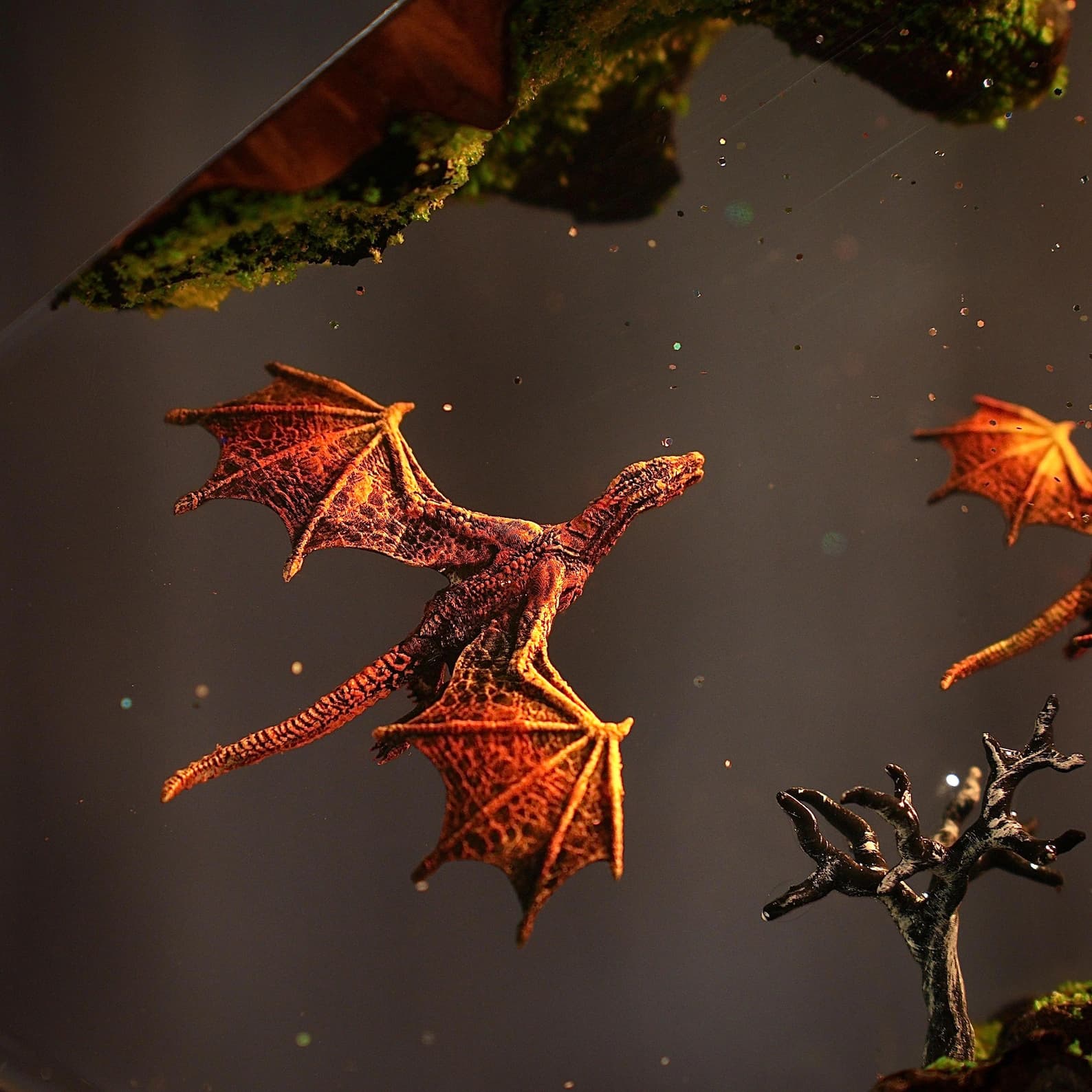 Fire Dragon Attack Resin Lamp – Handmade Fantasy Diorama Night Light with LED Flames, Dragon Scene Table Decor, Mythical Creature Gift 4