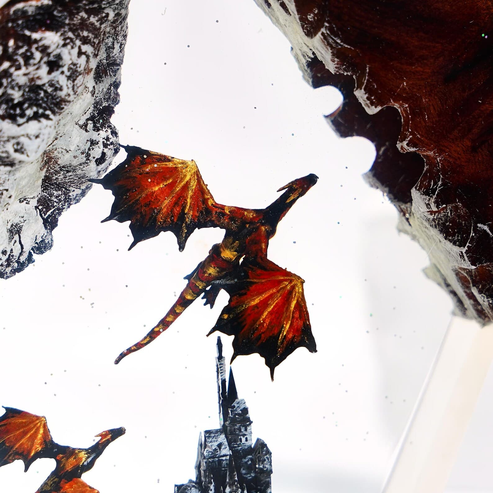 Dragon Siege Epoxy Resin Lamp – Handmade Diorama Fantasy Light – Red Dragons & Castle Centerpiece, Gift for Him 8