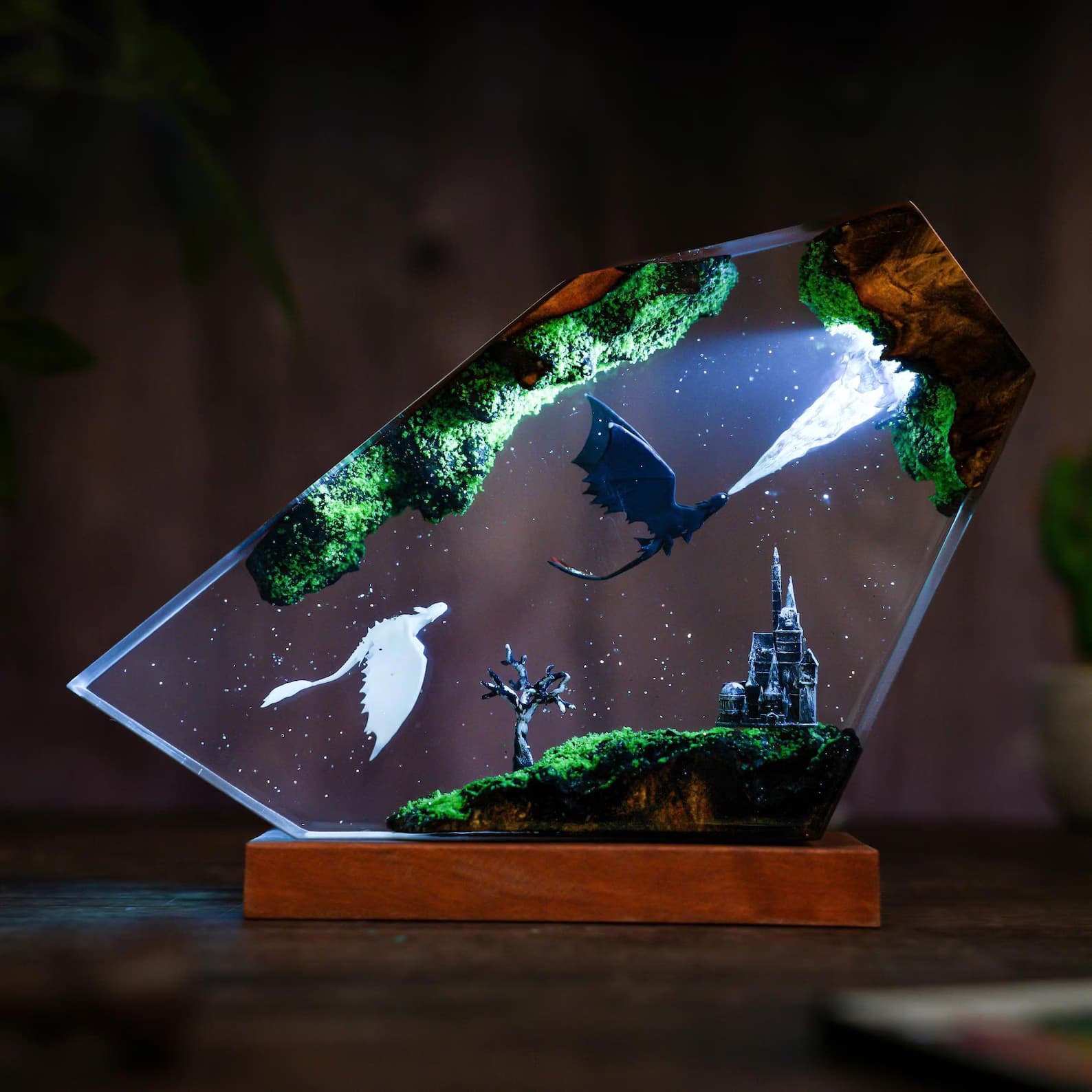 Flying Httyd Dragon Couple Resin Lamp, Fantasy Httyd Night Light with Black & White Dragons, Glowing Forest and Castle Scene Tooth.less Lamp 5