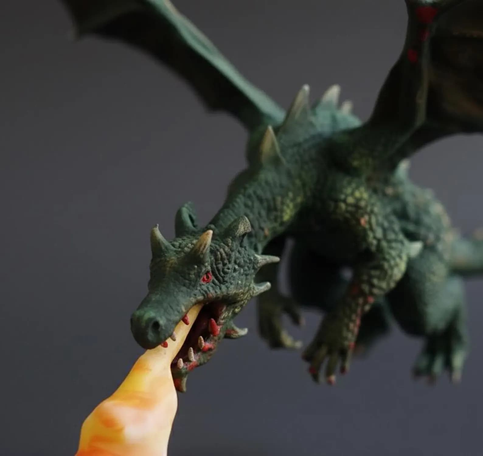 Dragon breathing fire lamp 3