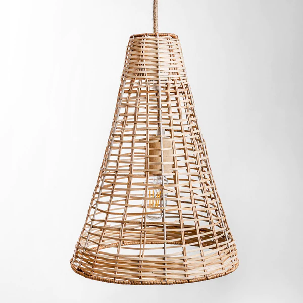 am-hand-woven-seagrass-lamp-pati.png